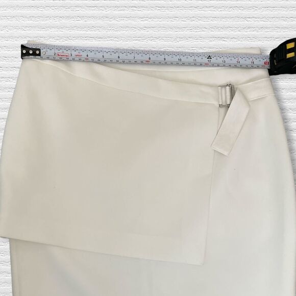 BCBG MaxAzria White Skirt - Size 6 - Color Off White - Picture 5 of 5